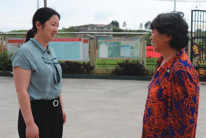 湘乡“铁砣书记”：带着3个月大的儿子去扶贫，成贫困家庭的“常客”，女儿的信让她泪目…(图3)